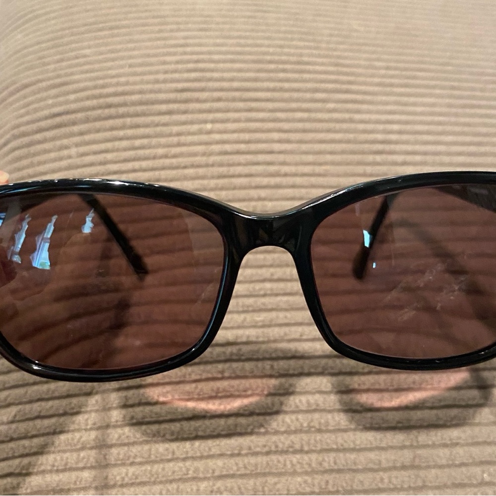 Chic Vera Bradley Black Sunglasses